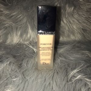 Dior Liquid Foundation (010)